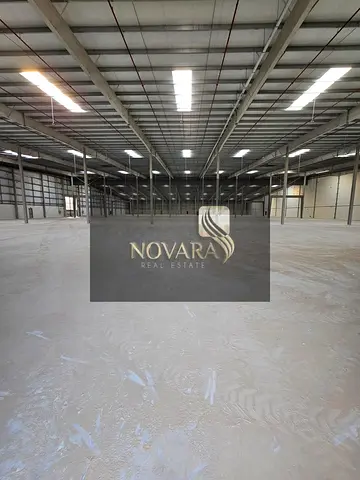 A spacious warehouse with a total area of ​​47,334 square feet is available in a strategic location within the new industrial area of ​​Umm Al Quwain.