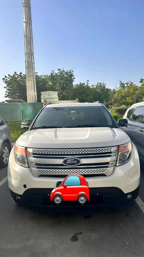 Ford Explorer 2012 — photo 1 of 10