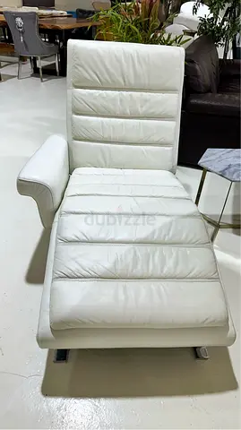 Lounge chair white