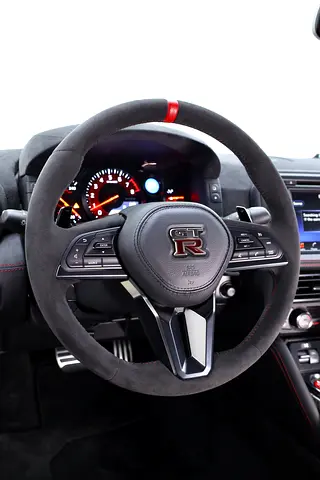 صورة 8 لـ 2023 Nissan GT-R