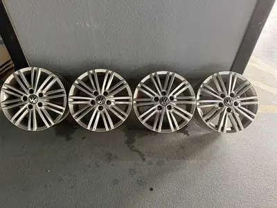 OEM VW 17” Alloy Wheels Multivan/Caravelle/other