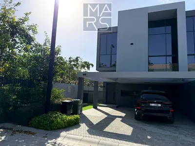 Luxurious 3 Bedroom | Townhouse | Covered Parking | Gym and Pool