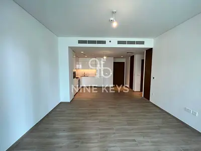 Spacious Layout | Ready to move | Community View