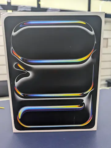 Ipad Pro M4 13 inch _2TB_ wifi _ cellular  _ Brand New Sealed Box Not Activatd