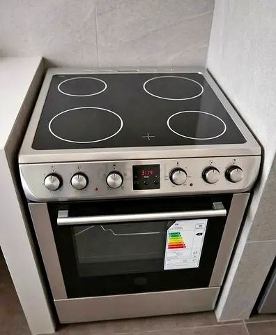 Stainless Steel Electric Ceramic Hob with Oven - Good Condition