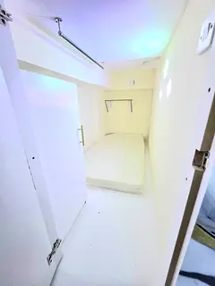 NEW FULLY CLOSED PARTITION