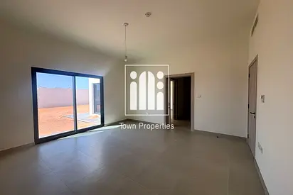 سـعـر ممـيـز جــدا | افـضـل هــوت ديـل | فـيــلا جـاهزة  4 غــرف + غـرفـة خـادمـة & سـائـق |