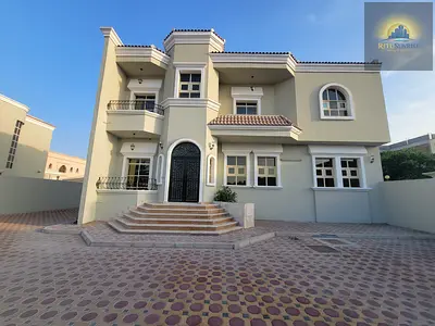 Independent villa 5bedroom +MAIDROOM WITH PRIVATE GARDEN / PRIVATE PARKING / DRIVER ROOM / VACANT