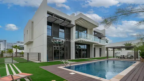 Villa With Pool | Bright | Modern Design