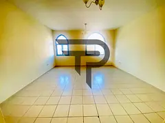 Large Studio Nearby Bus and Blue line Metro