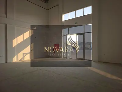 للإيجار السنوي _ مساحه 2500 قدم _ معرض مميز في الجرف الصناعية 3