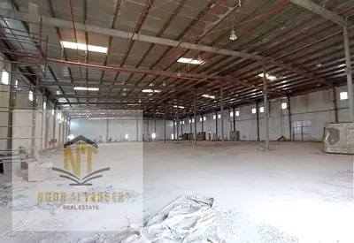 بدون عمولة وبتسهيلات في السداد، مستودعات صناعية للبيع في الصجعة بموقع استراتيجي ضمن منطقة صناعية نشطة وحيوية. تبلغ مساحة المستودع 19,260 قدم مربع، ما