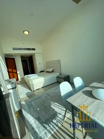🔥 شقة مطلة على البحر في عجمان كورنيش – 2600 قدم² – فرصة استثمارية بتقسيط مرن + دفعة أولى 550,000 درهم وخطة سداد مريحة