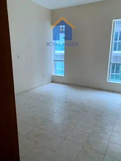 Al Dana Tower 3 BR Apartment