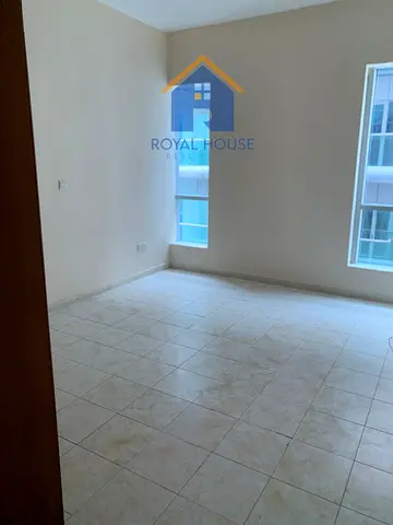 Al Dana Tower 3 غرف نوم في المجاز مع إطلالة رائعة