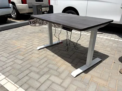 Navodesk Electric Adjustable Desk – Good Condition – Sit/Stand