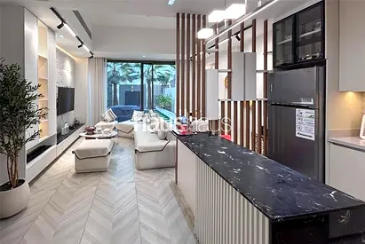 Single Row | Renovated | Vacant on Transfer