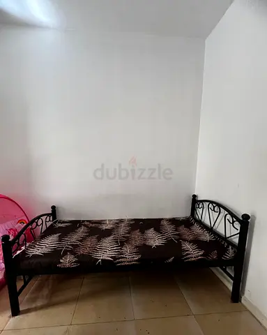 Single bed set without mattress good quality