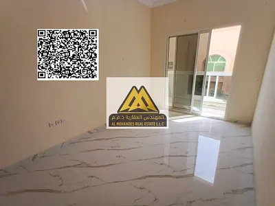 شقة للإيجار السنوي في المويهات 3 عجمان، تتميز بتصميم داخلي مريح ومساحة مناسبة مع غرفة ماستر وبلكونة، في موقع راقٍ قريب من جميع الخدمات وسهولة الوصول ل