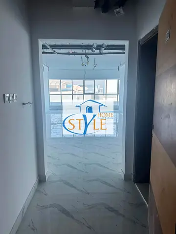 فرصه مميزه للبيع مكاتب تجاريه مساحات واسعه مباشرا على شارع الكورنيش الشارقه