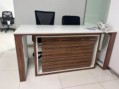 Office Desk for Sale – Great Condition