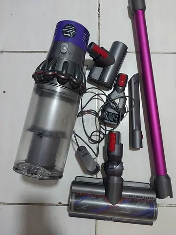 DYSON VACUUM V10