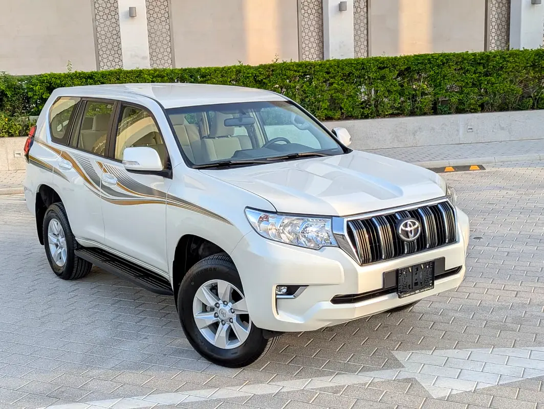 Toyota Prado 2022 — photo 1 of 16