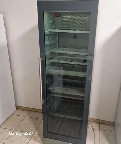 Siemens large wine fridge