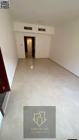 مساحة كبيرة | مطبخ شبه منفصل | بناية نظيفة جدا | موقع مميز | قرب الخدمات والمدارس | سعر مميز