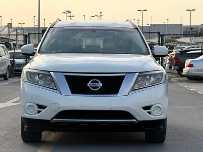 GCC Specs Nissan Pathfinder SV 2015 - Well Maintained