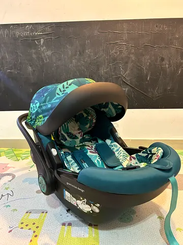 Infant car seat with base - good condition