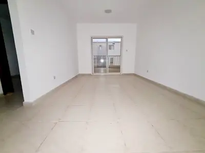 BRIGHT CENTRAL AC ONE BEDROOM APARTMENT WITH BALCONY