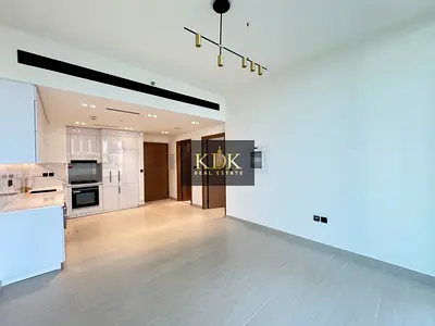 Community View | Multiple Cheques | Move In Ready