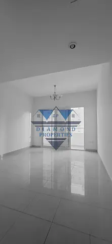 Very good option family building peaceful environment and building neat and clean flat 2bhk with balkany and Cantral AC big kitchen fully sun light37k