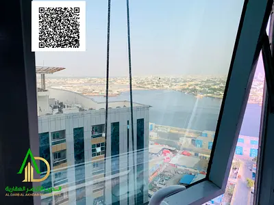 غرفة وصالة للبيع في عجمان البستان -أبراج ورينت بموقع استراتيجي بالقرب من شارع الميناء والمنطقة الحره وسوق السمك تشتطيب فل فرش نظيف جدا اطلالة علي خور
