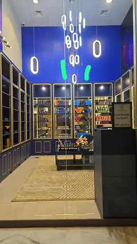 ​Luxury Retail Display Shelves - Like New | أرفف عرض بوتيك فاخرة - بحالة ممتازة