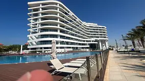 Low Floor I Vacant 30/04 | Private Beach Access