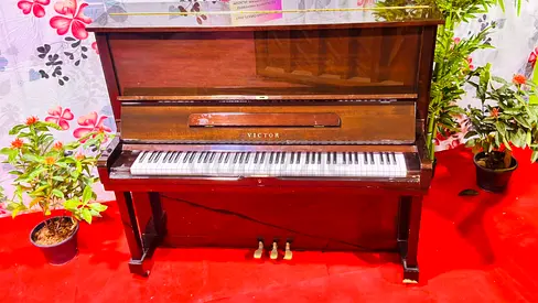 VICTOR Brown Upright Piano