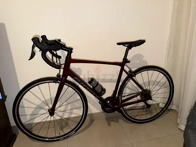 Well-kept lightweight road racing bike - ready to ride.