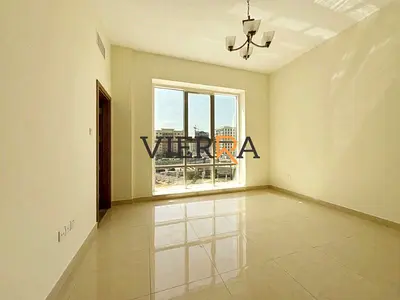 Bright & Spacious l Ready To Move In l Prime Location