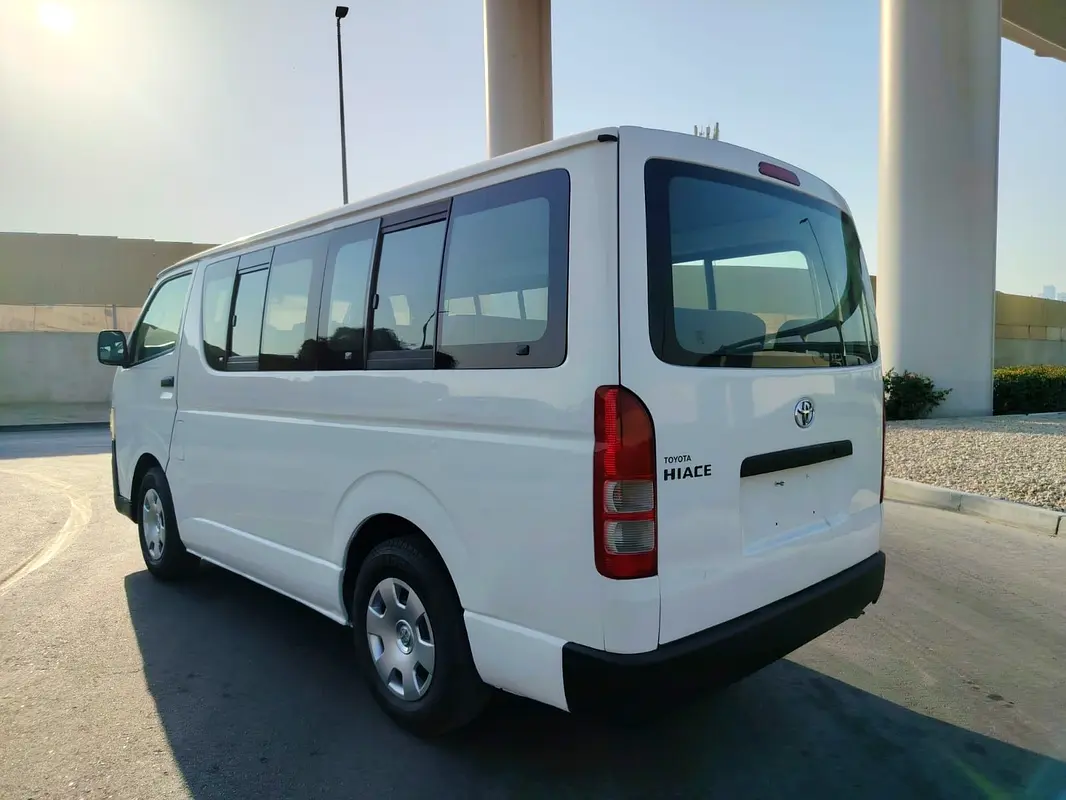 /ar/city-dubai/cate-car-used-car/toyota-hiace-2011-cargo-van-petrol-manual-rwd-45762686874683392/-4