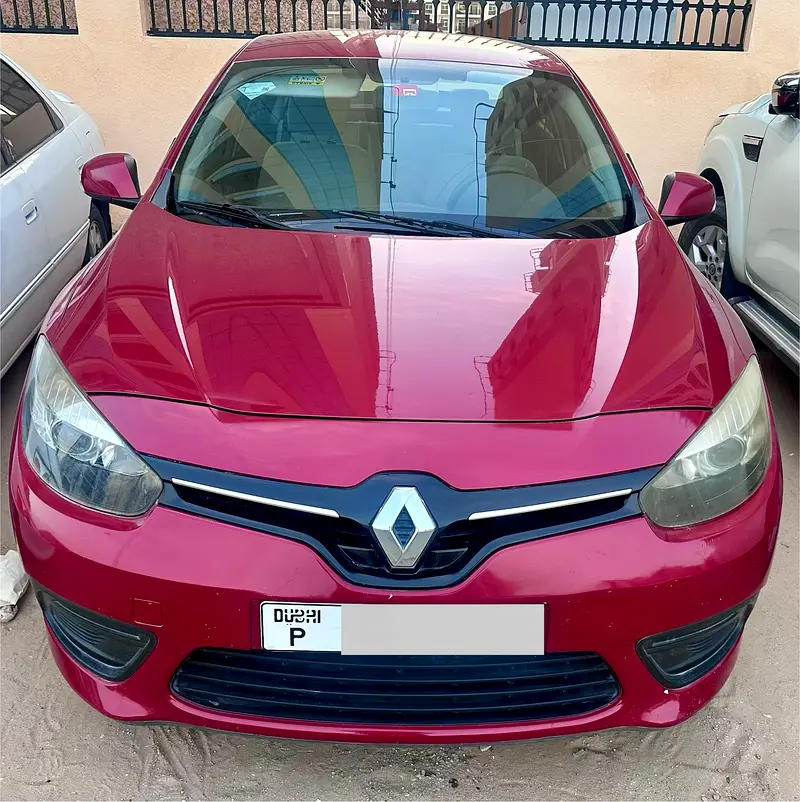 Renault Fluence 2016 — photo 1 of 9