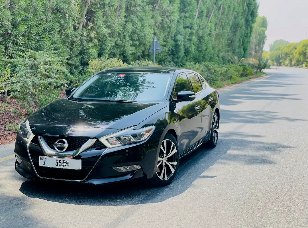 Nissan Maxima 2016 — photo 1 of 3