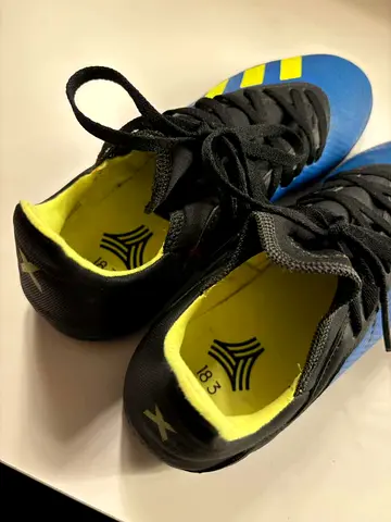 ADIDAS x 18.3 Football shoes (size 37.5)