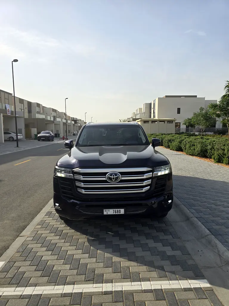 Toyota Land Cruiser 2024 — photo 1 of 18