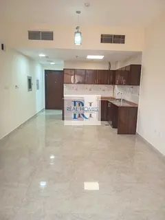 Specious Studio with Balcony! Pool &amp; Gym