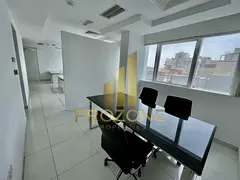 UNFURNISHED FITTED OFFICE WITH 2 PARTITIONS CHILLER FREE