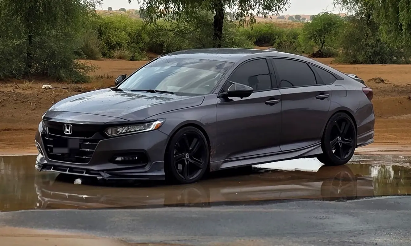 Honda Accord 2020 — photo 1 of 8