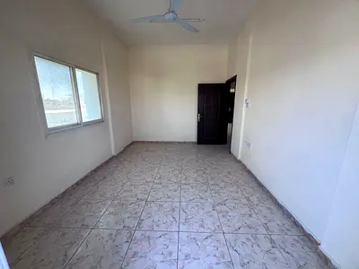 شقة غرفتين وصالة في الروضة 2، 2 حمام، بلكونة، تكييف سبليت، 37 ألف على 4 دفعات، تأمين 3000 كاش، بدون لفات