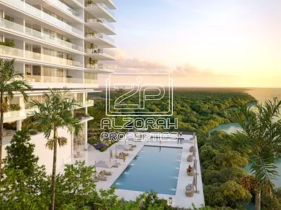 Bright Large Family Home | Creek and Mangrove